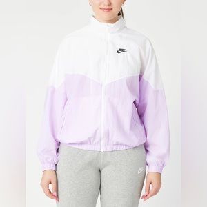 Nike Women's Fall Essential Woven Jacket